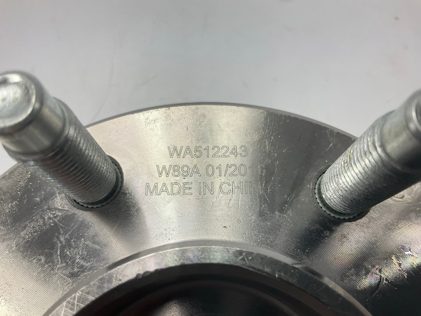 NT512243 Rear Wheel Bearing And Hub For 2004-09 Cadillac SRX, 2005-11 STS