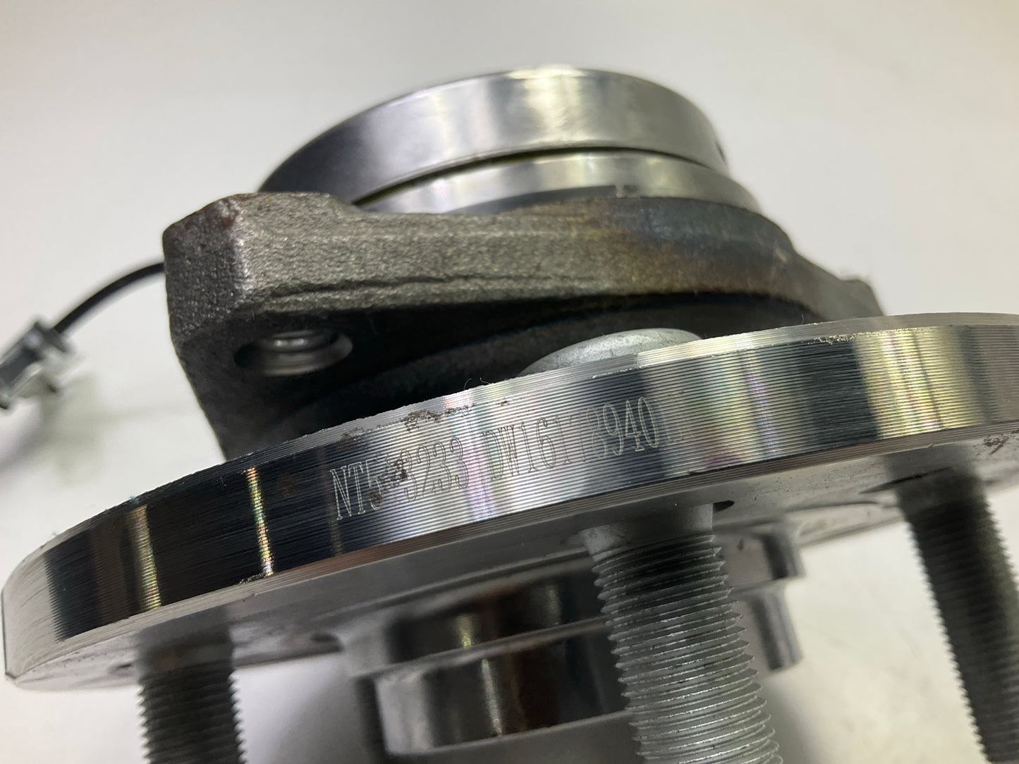 Drive Works NT513233 Front Right Wheel Hub Bearing