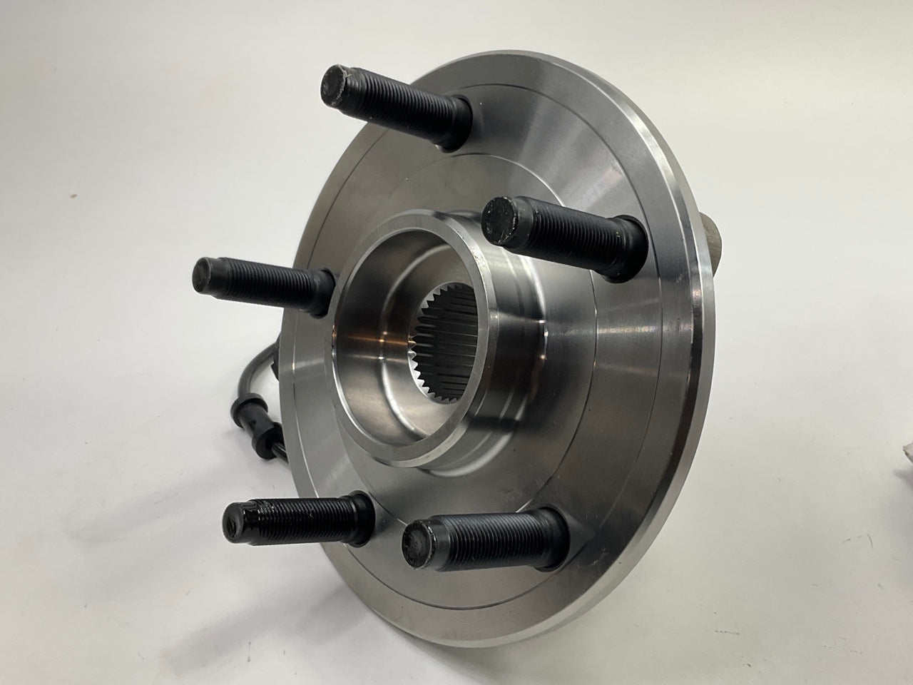 Drive Works NT515073 Front Wheel Hub For 2002-2005 Dodge Ram 1500