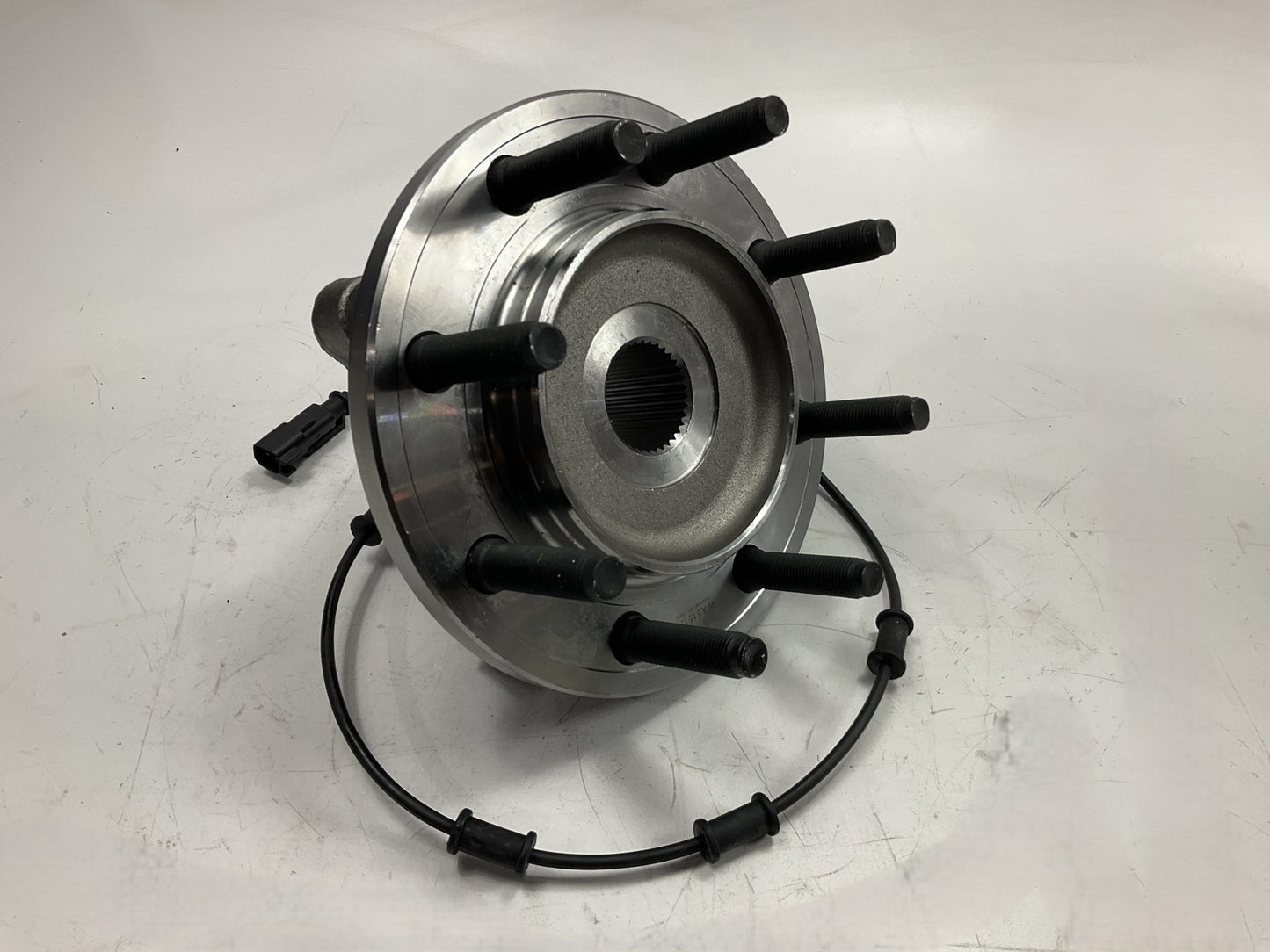 COSMETIC DAMAGED - Drive Works NT515122 Front Wheel Bearing And Hub Assembly