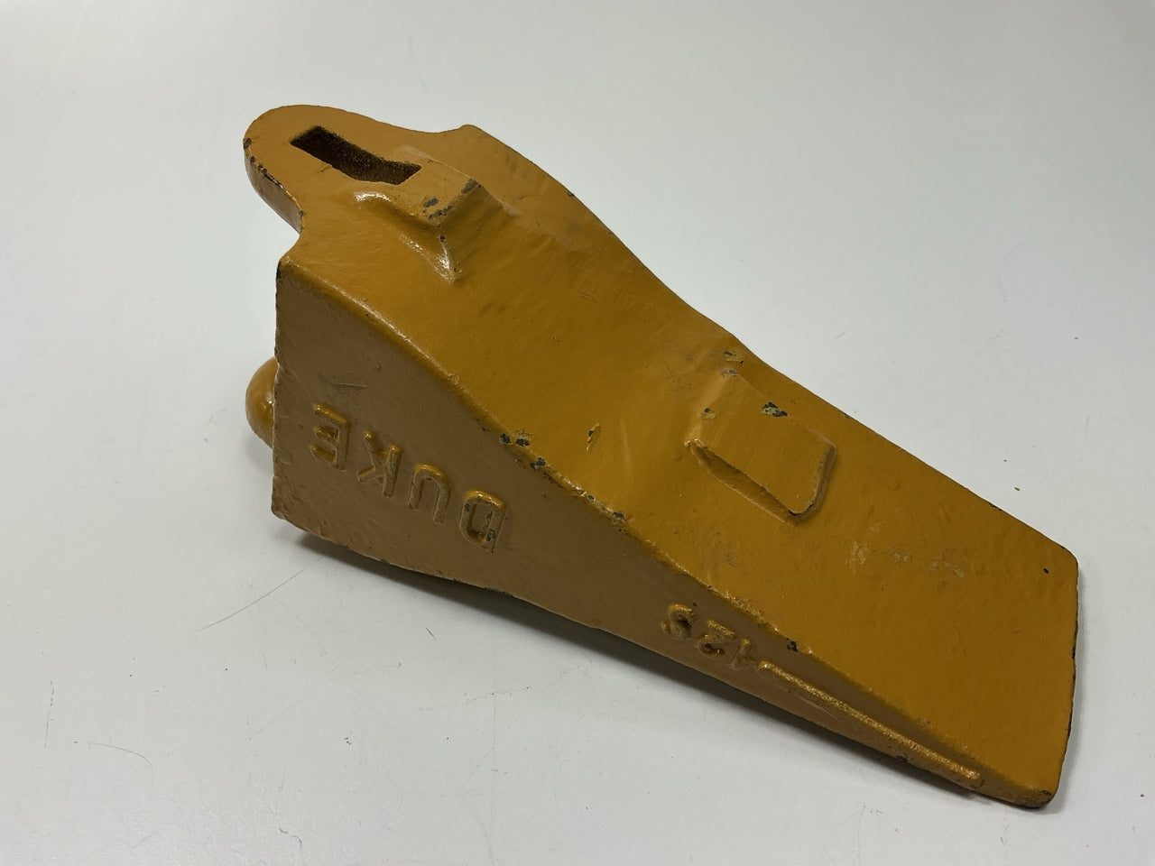 Duke 22S V-style Excavator 22 Series Bucket Tooth, Single, As Shown, No Hardware