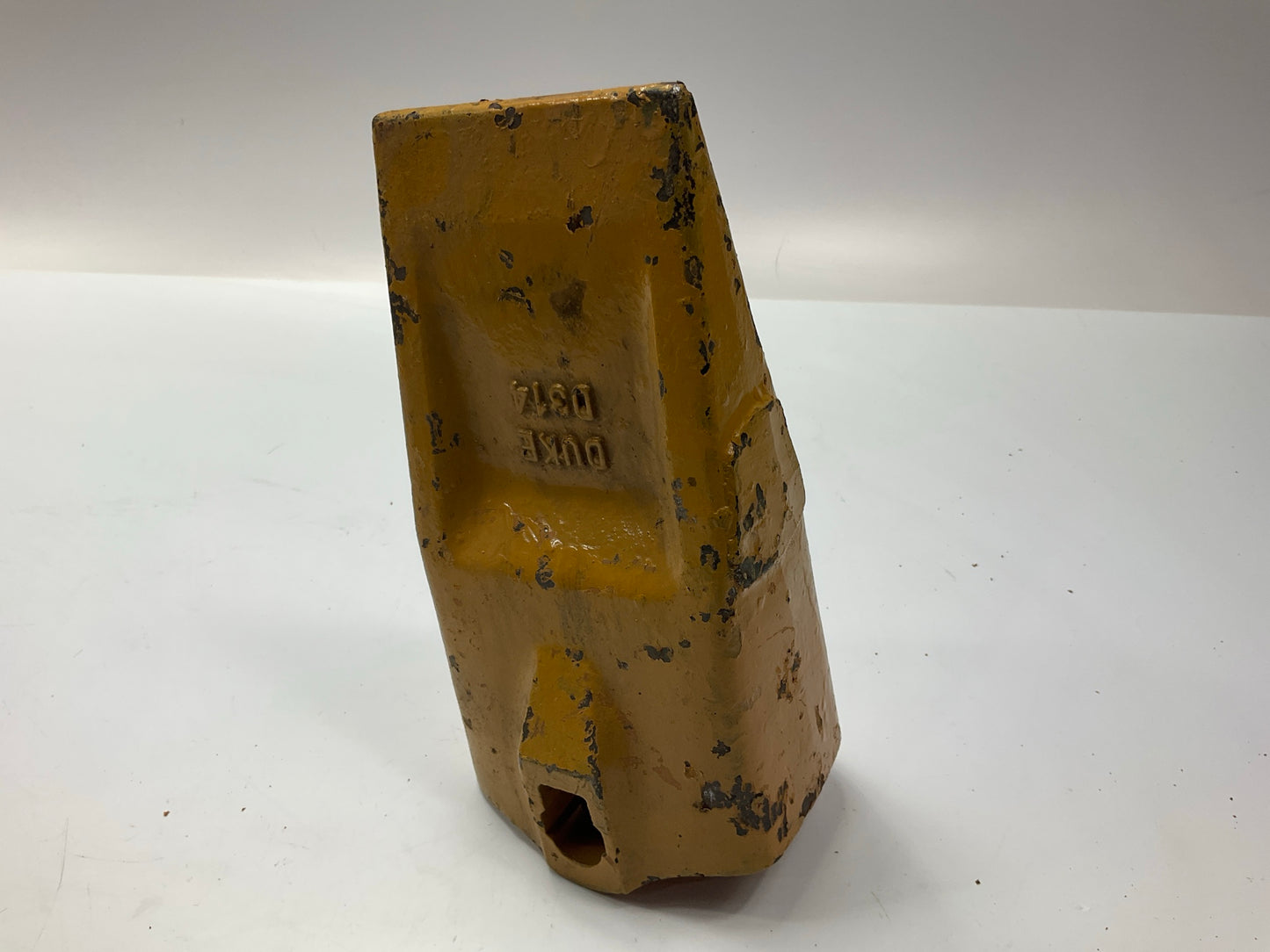 Duke D314 Hendrix Style Standard Dirt Bucket Tooth, 314 Series, Uses 4EP Flex