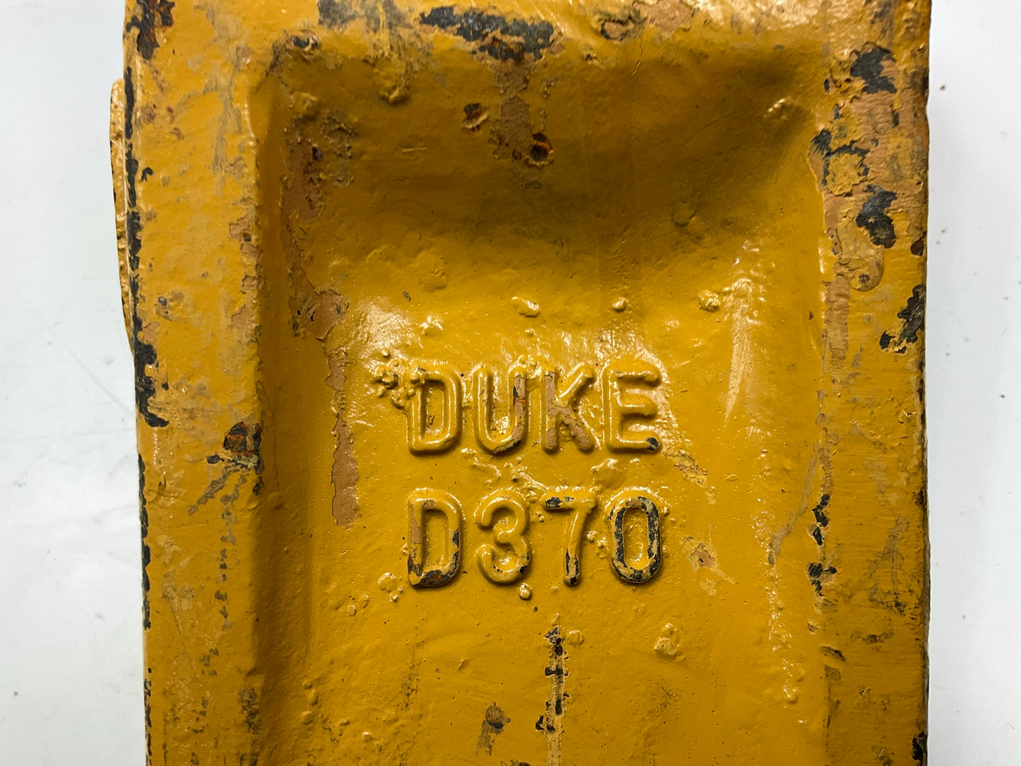 Duke D370 Hensley Style Dirt Bucket Tooth, 370 Series, Uses P370 Flex Pin