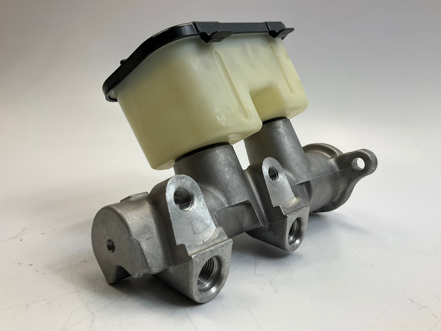 Dura International 12187 Brake Master Cylinder