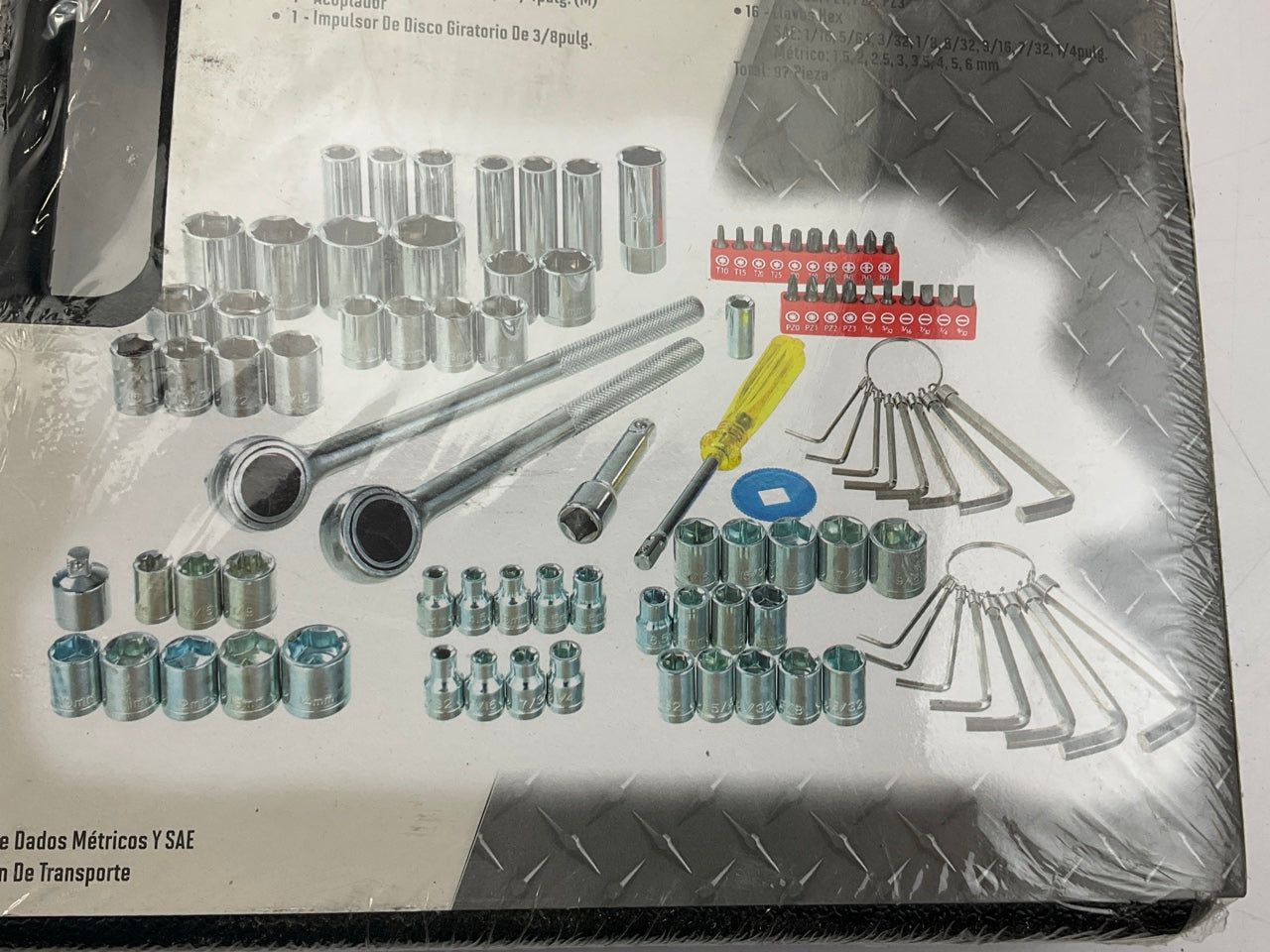 Dura Max UB70012S 97 Piece 1/4'', 3/8'' & 1/2'' Mechanic's Socket Set With Ratchets