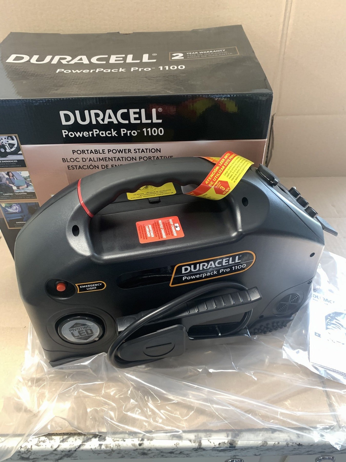 Duracell Powerpack Pro 1100 AMP Jump Starter, Air Compressor & Power Inverter