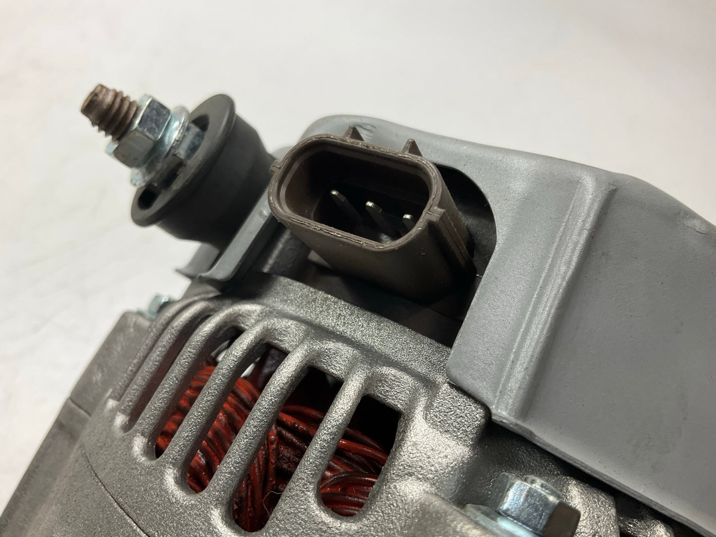 SMALL DENTS ON THE BACK - REMAN. Duralast 13437 Alternator 1997-00 Lexus SC300
