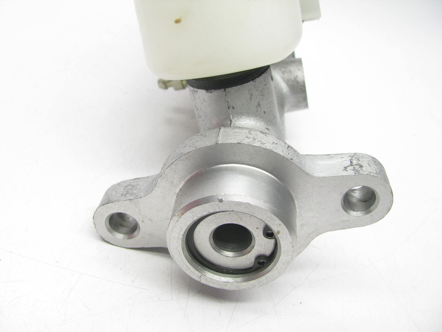 Duralast 390265 Brake Master Cylinder 1995-1996 Crown Victoria Police Package