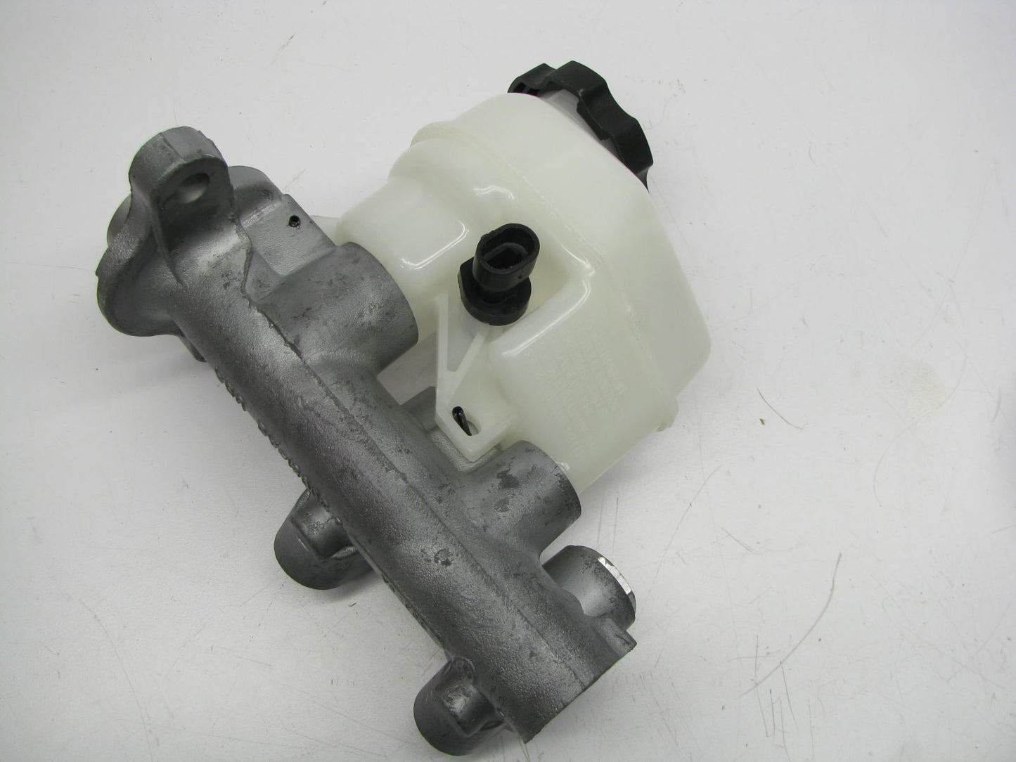 Duralast 390362 Brake Master Cylinder With Reservoir - 1'' Bore