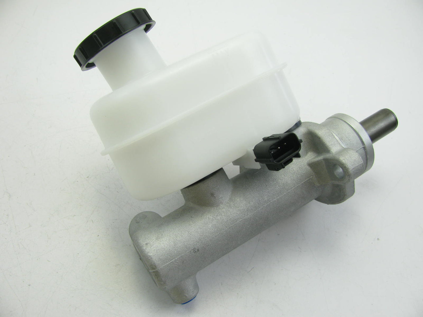 Duralast 390787 Brake Master Cylinder  For 2002-2003 Ford E-150