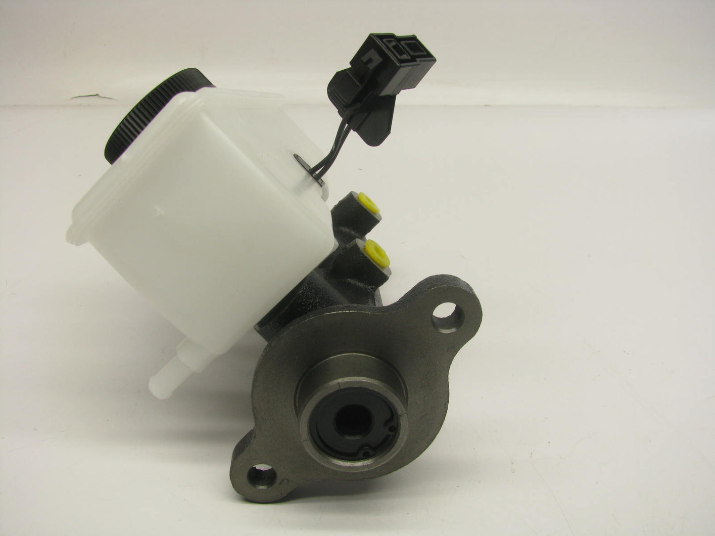 Duralast NM55209 Brake Master Cylinder For 1995-2002 Kia Sportage A/T