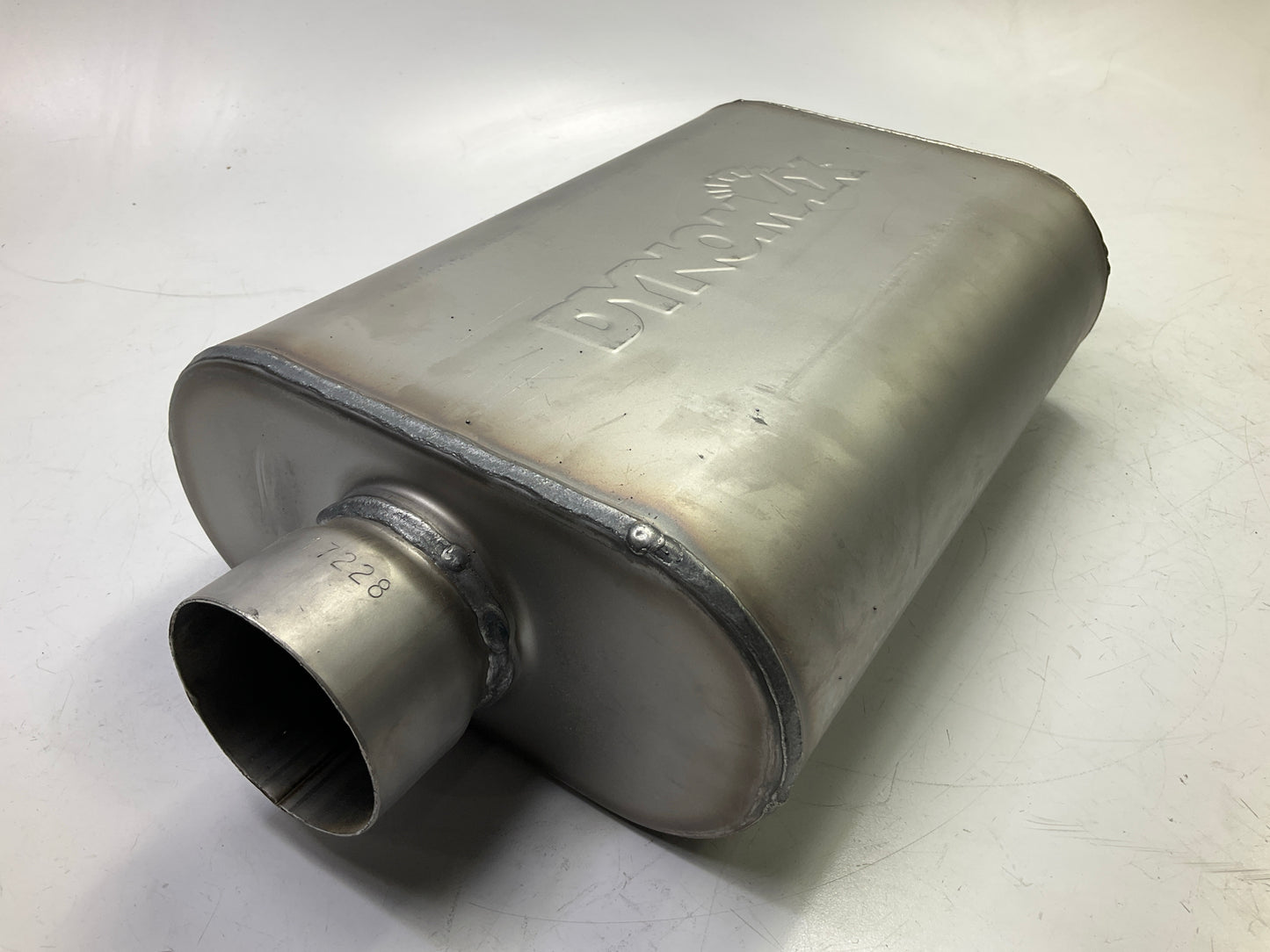 Dynomax 17228 Ultra Flo Aluminized Steel 3'' Inlet / Dual 2-1/2'' Outlet Muffler