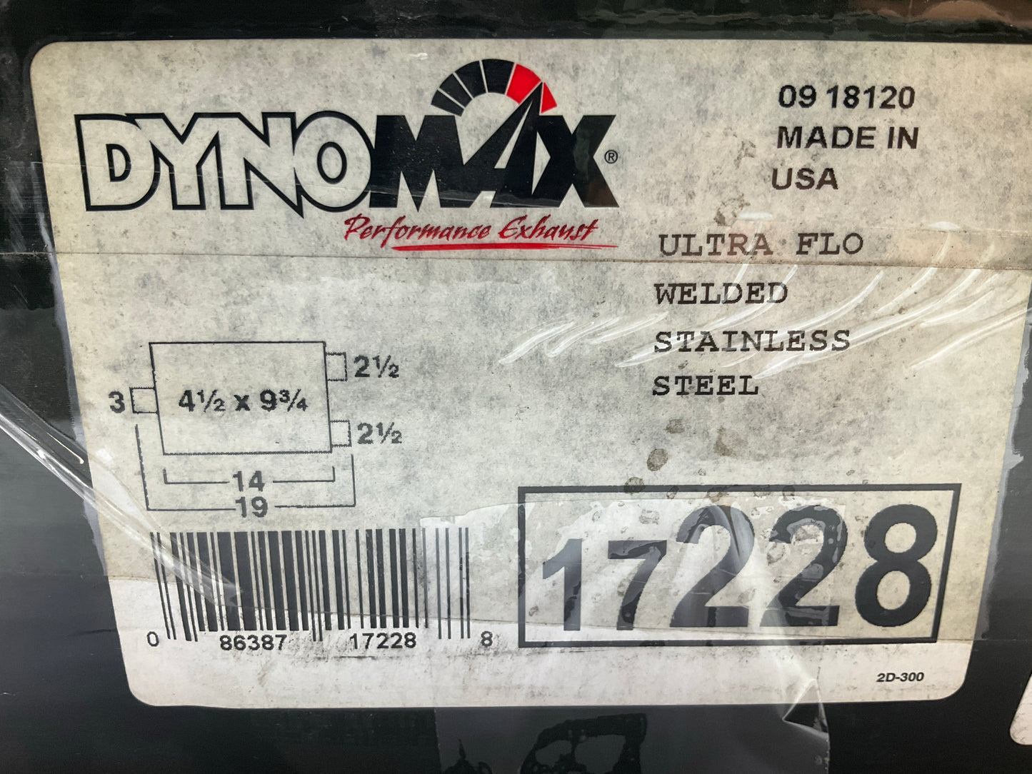 Dynomax 17228 Ultra Flo Aluminized Steel 3'' Inlet / Dual 2-1/2'' Outlet Muffler