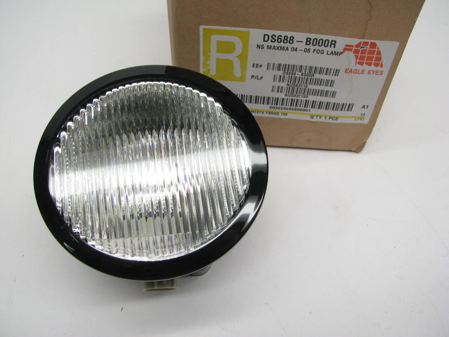 EAGLE EYES DS688B00R Right Corner Parking Fog Light Marker Lamp For 04-06 Maxima