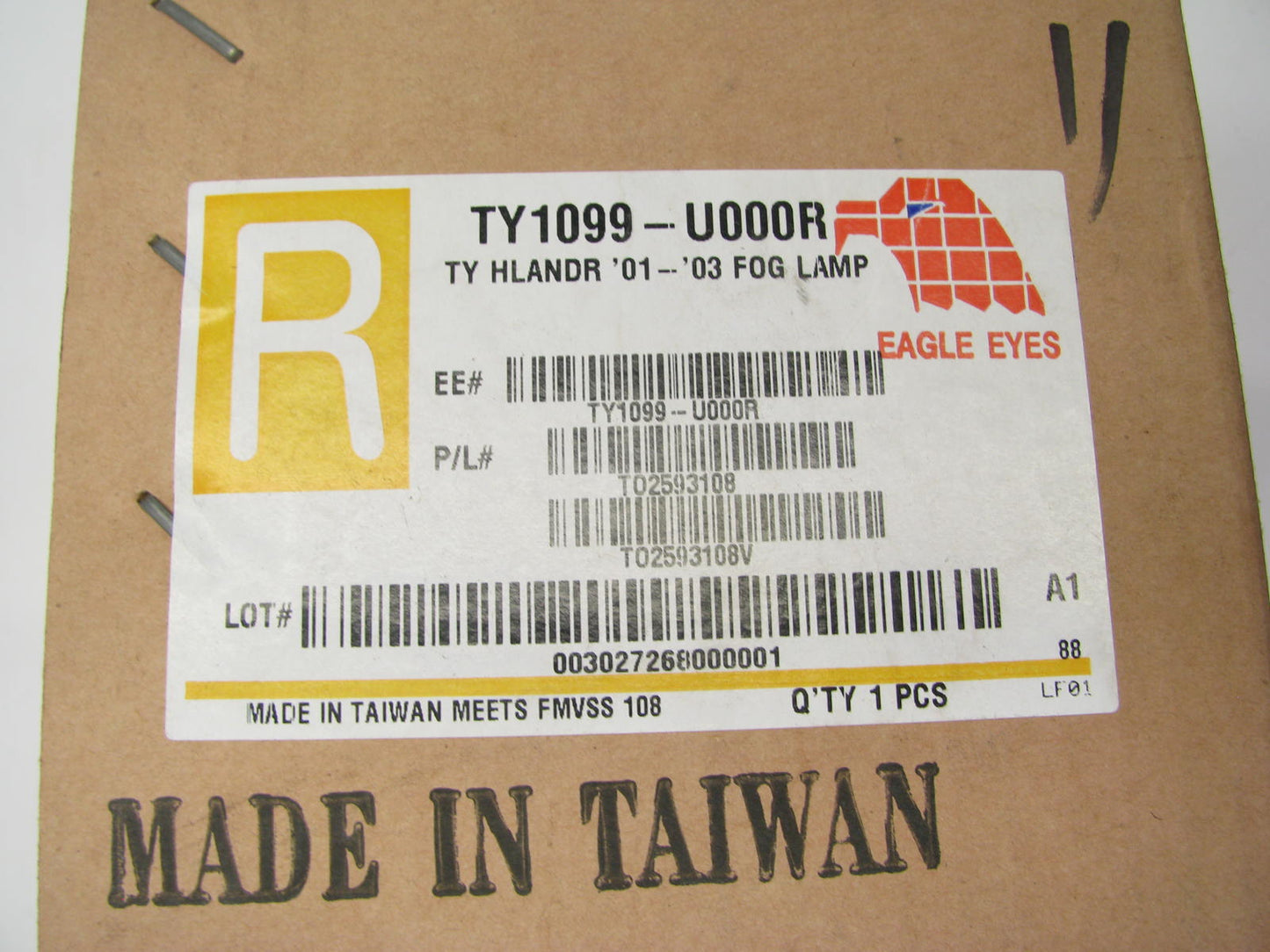Eagle Eyes TY1099-U000R Right Fog Light Lamp - 2001-2003 Toyota Highlander
