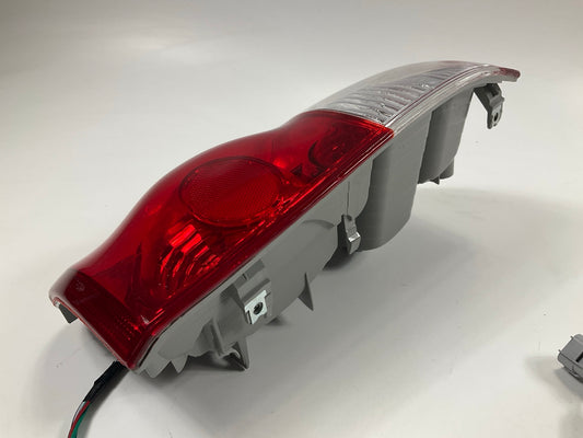 Eagle Eyes TY762-B000L Left Tail Light Lamp For 2000-2006 Toyota Tundra