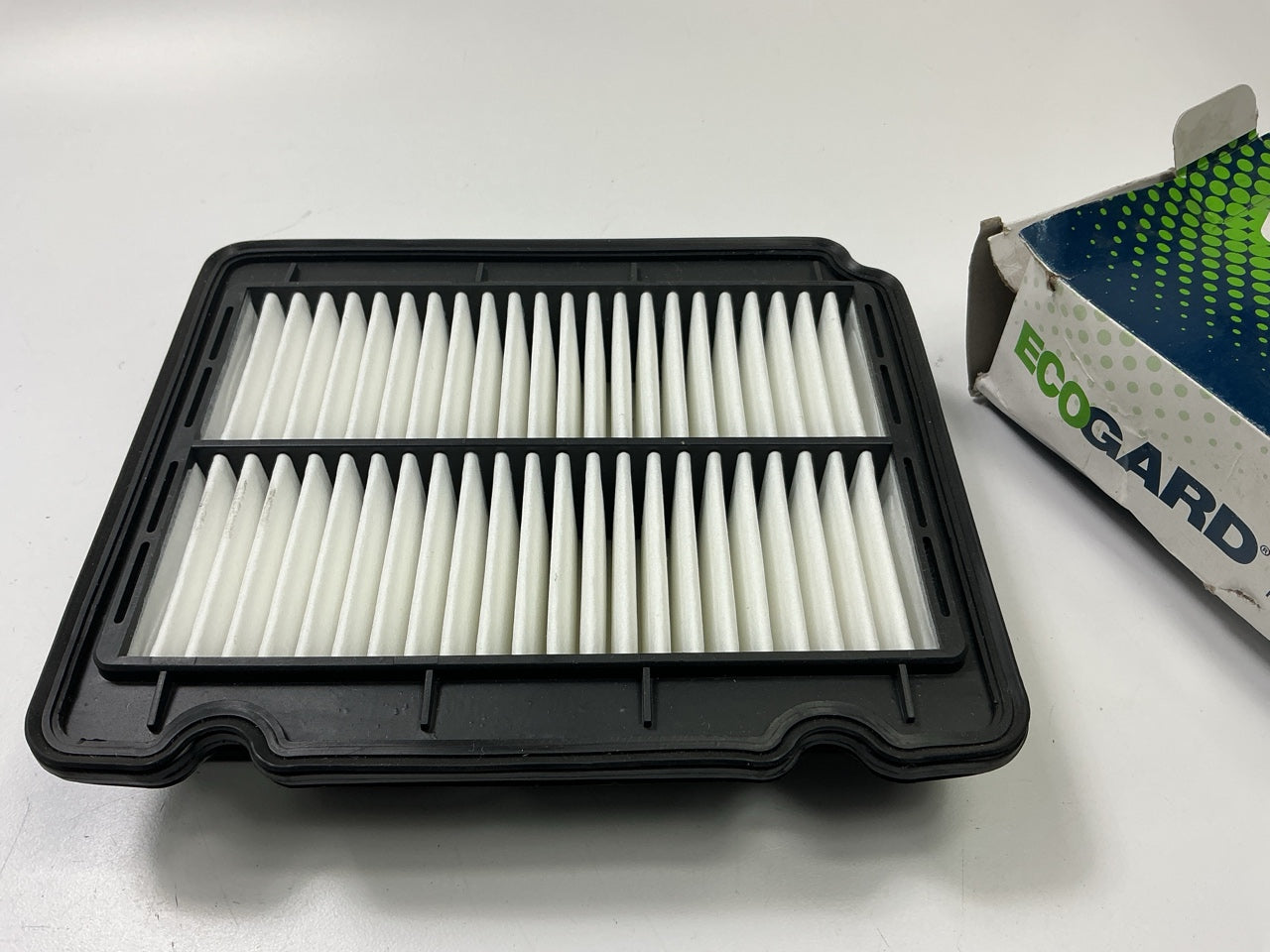 Ecogard  Engine Air Filter Replaces AF5588, 5000-202722, PA4344, LX2955, 42831