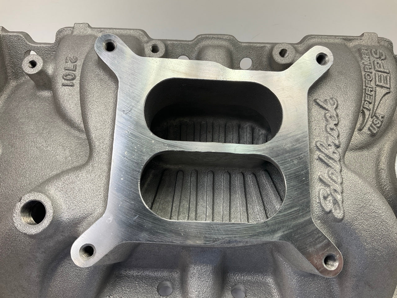 Edelbrock 2701 Performer EPS Intake Manifold For 1955-86 Small-Block Chevrolet