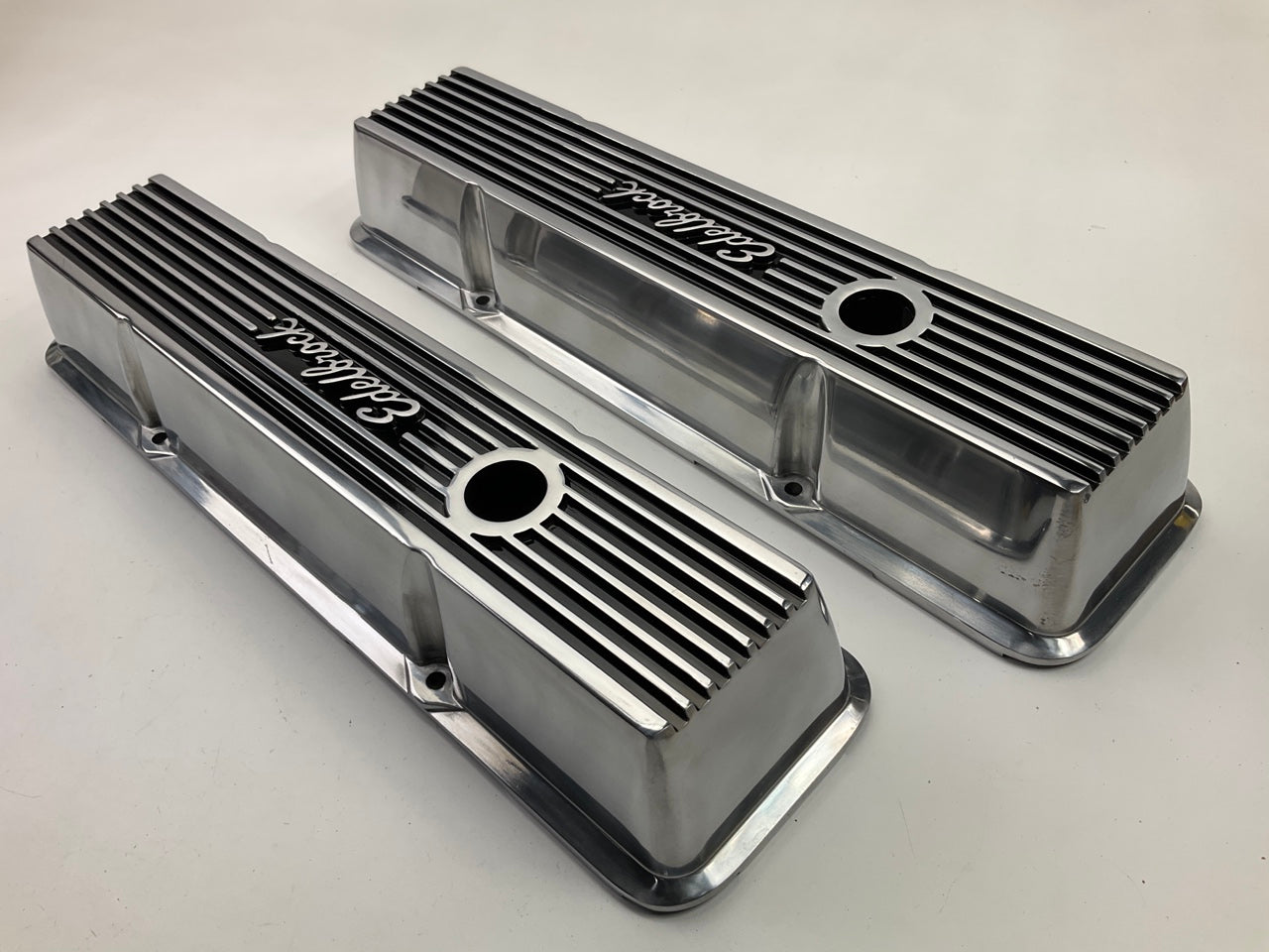 Edelbrock 4262 Elite Series Valve Cover Set, SBC Small Block Chevy 305 350 400