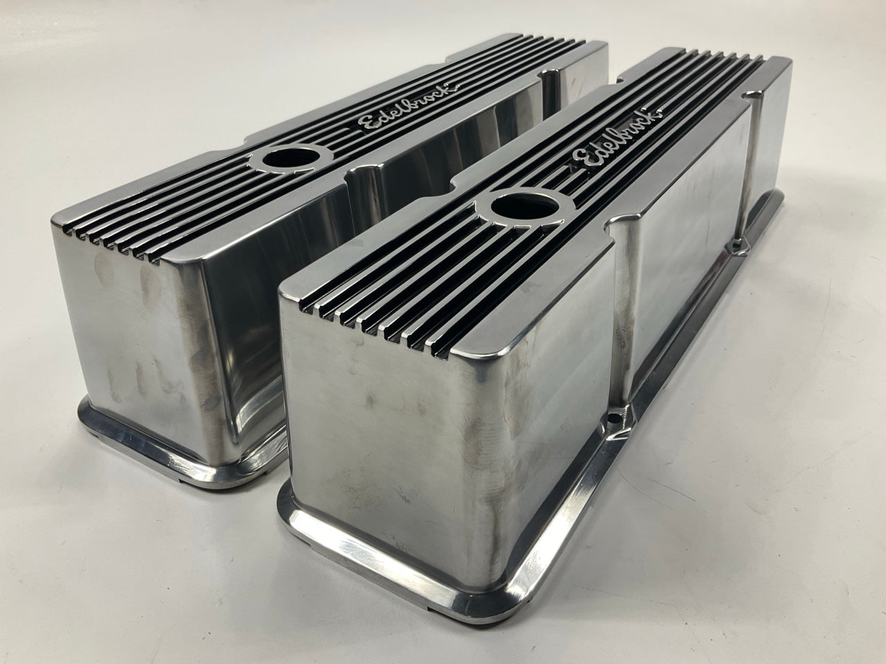 Edelbrock 4263 Elite II Valve Covers For 1959-1986 Chevrolet SBC 262-400 V8