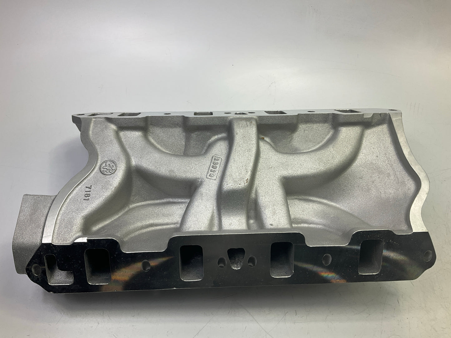 Edelbrock Performer 7181 Ford 351W Windsor RPM Aluminum Intake Manifold
