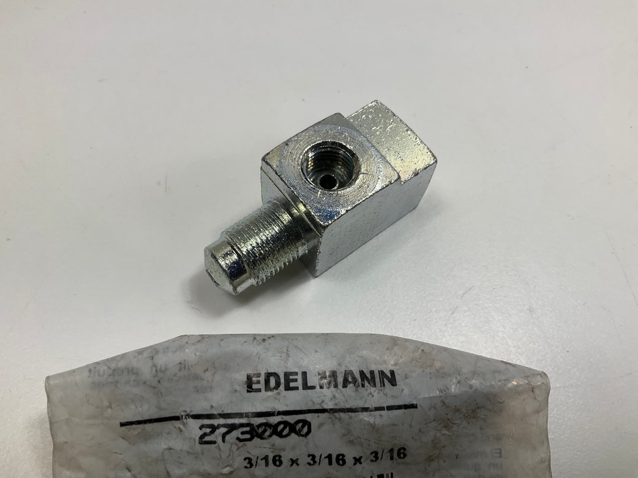 Edelmann 273000 Trailer Brake Metric Tee 3/16'' Fem X 3/16'' Inv X 3/16'' Male