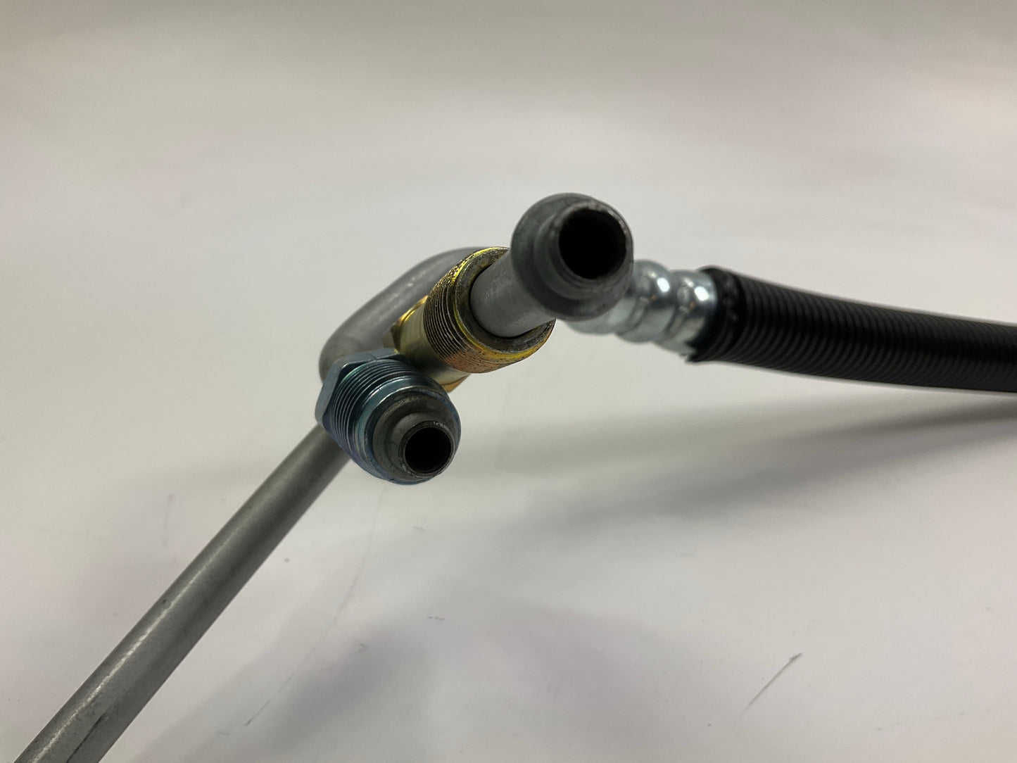 Edelmann 92035 Power Steering Hose For 2000-2002 Cadillac DeVille Seville