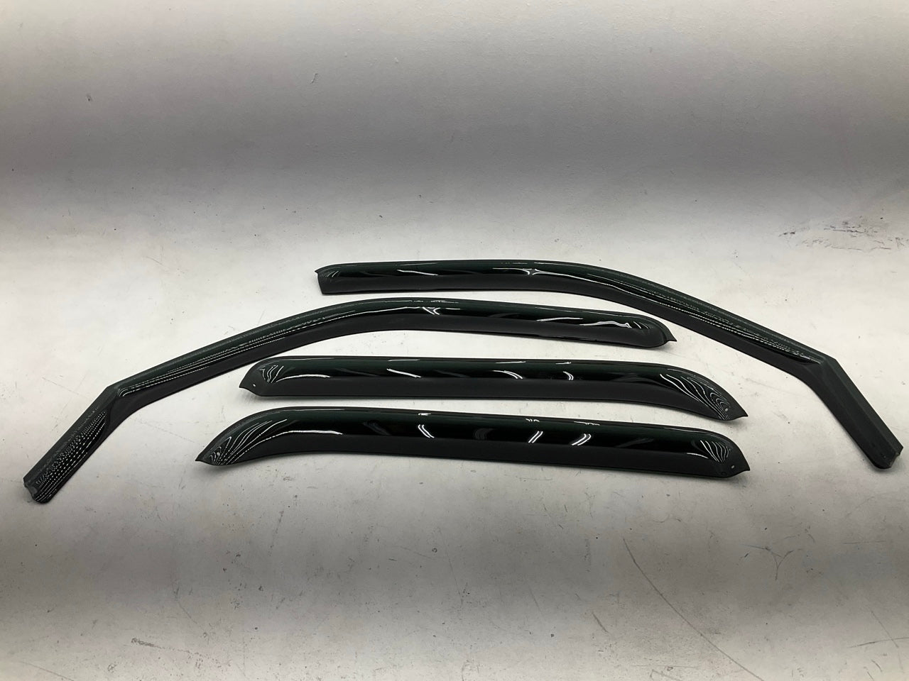 EGR 571721 4-Piece Vent Visor Window Deflector Set 1999-2007 Silverado Crew Cab