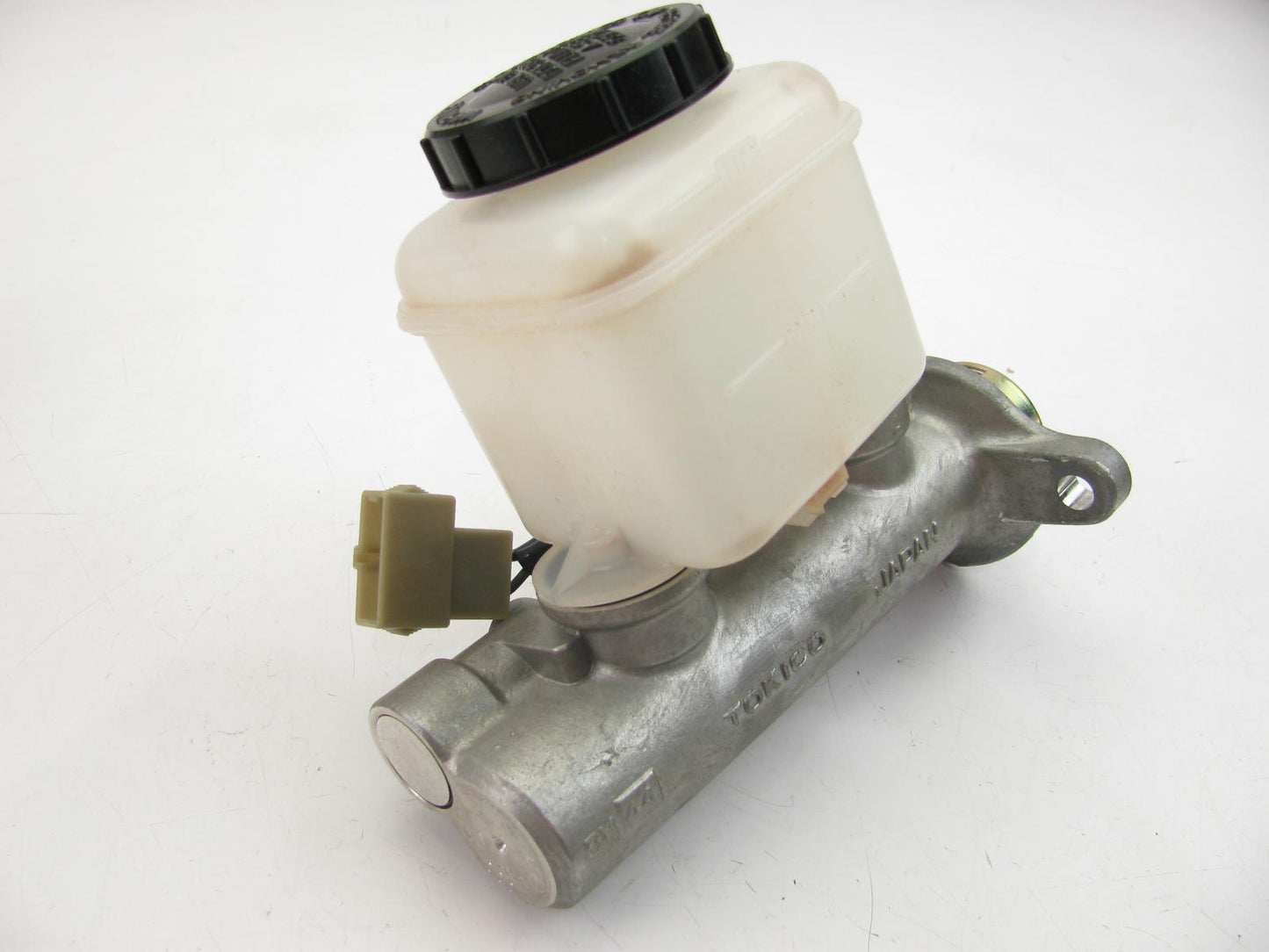 EIS E105951 Tokico Brake Master Cylinder For 84-85 Nissan 300ZX
