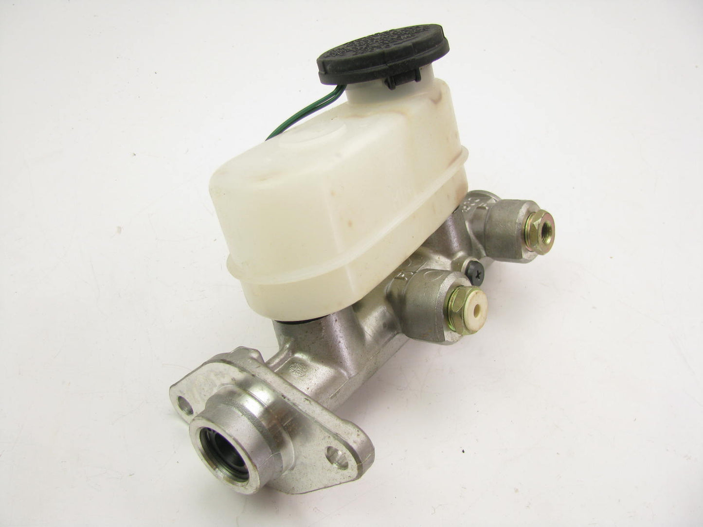 EIS E105955 NABCO Brake Master Cylinder With Reservoir For 1982-83 Datsun 200SX