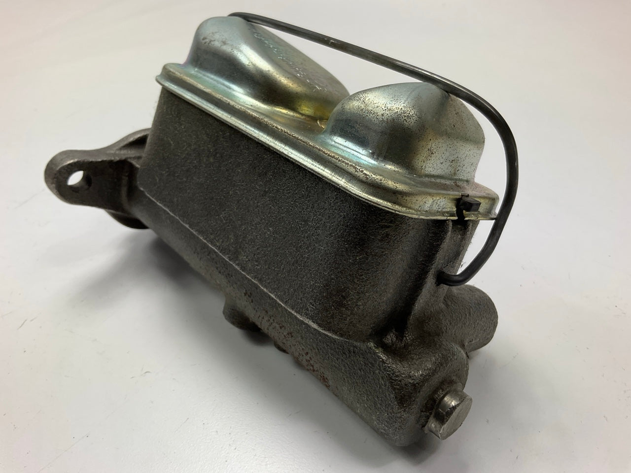 EIS E106039 Brake Master Cylinder