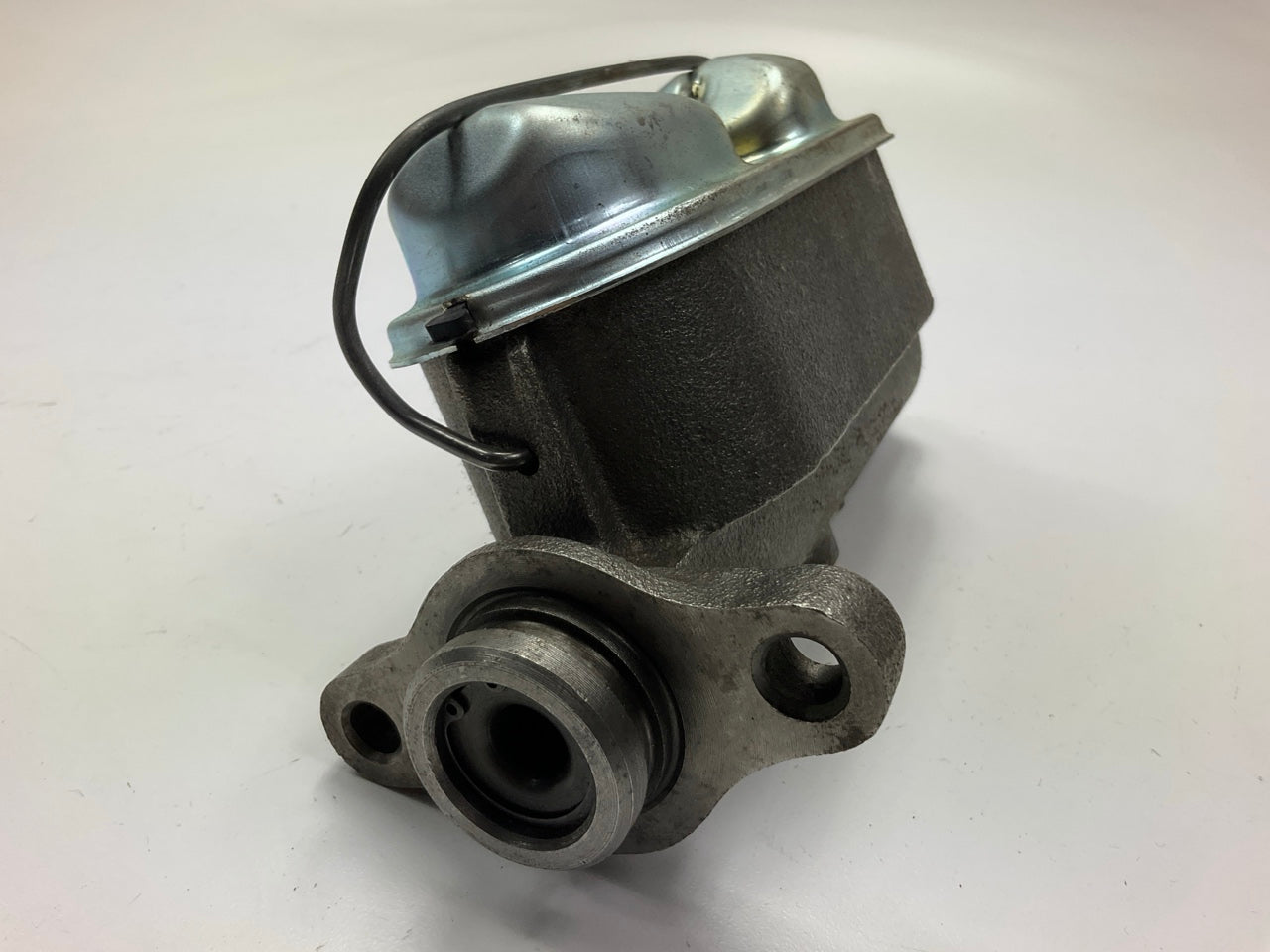 EIS E106039 Brake Master Cylinder