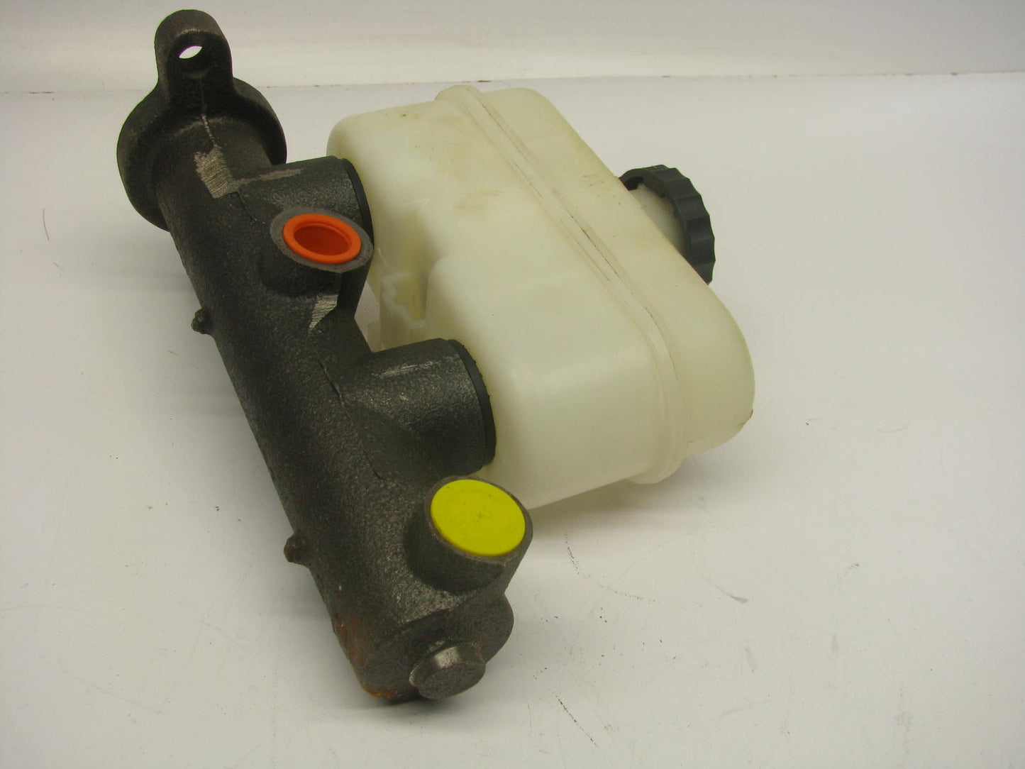 EIS E150077 Brake Master Cylinder W/ Reservoir
