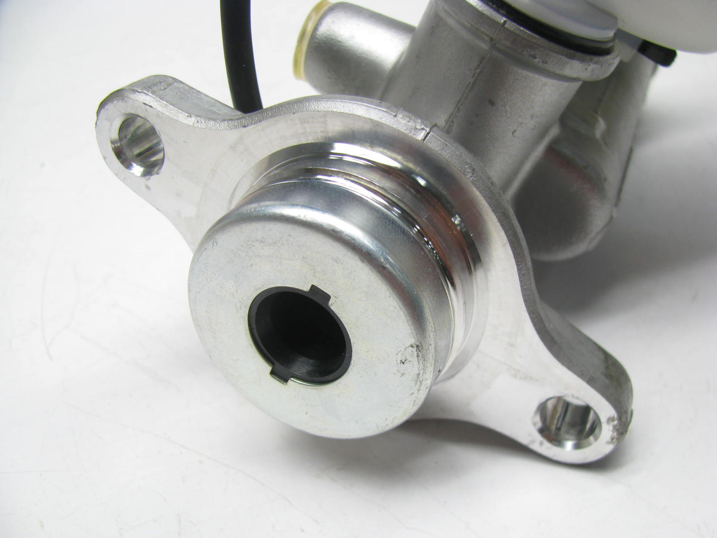 EIS E150157 NABCO Brake Master Cylinder For 1985-1987 Nissan Maxima