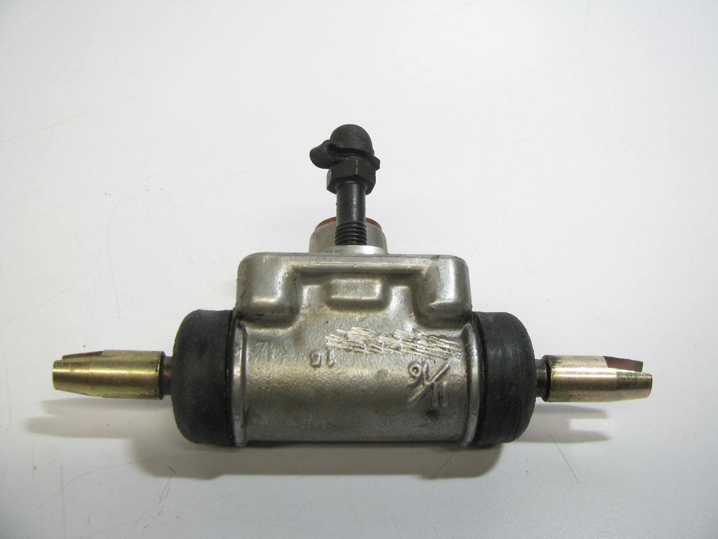 EIS EW155128 Rear Drum Brake Wheel Cylinder
