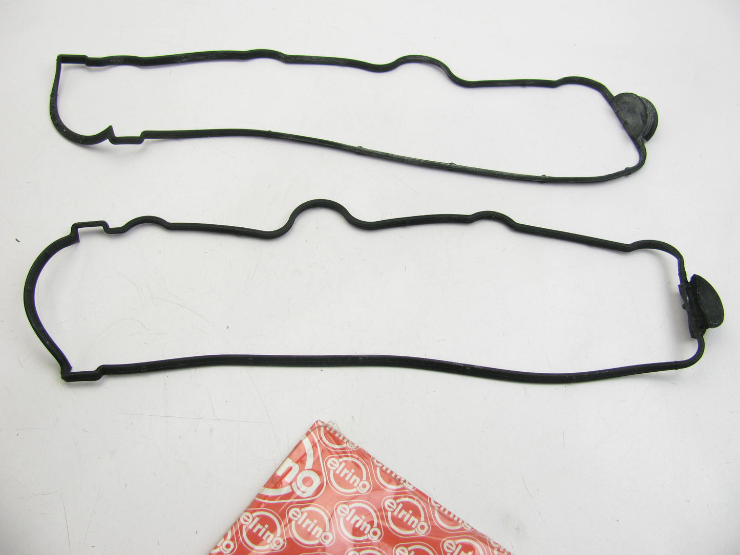 Elring 484-310 Engine Valve Cover Gasket Set For 1994-1997 Saab 2.5L 3.0L-V6