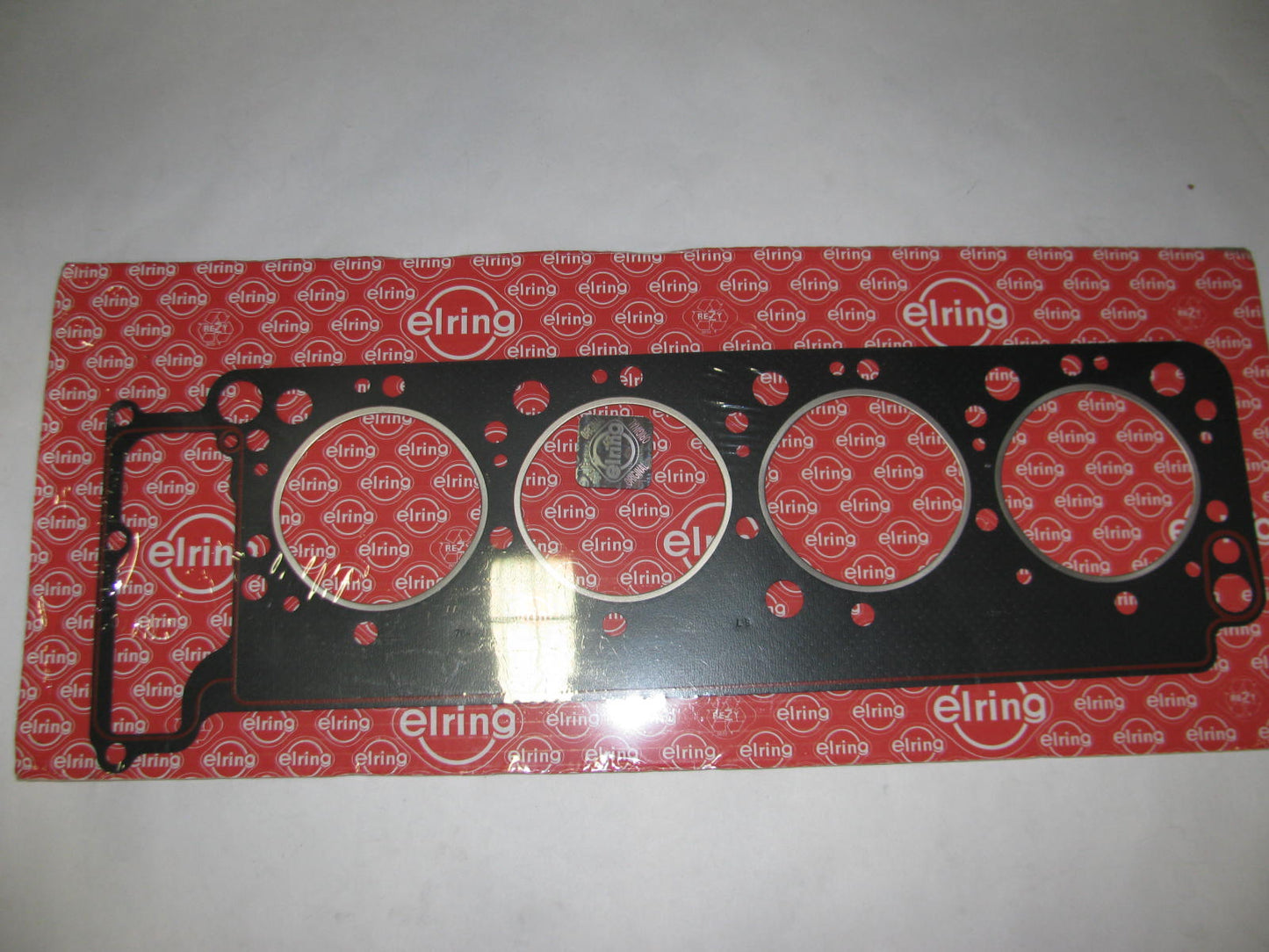 Elring  764.426 Right Cylinder Head Gasket for 1981-1985 Mercedes-Benz 3.8L V8