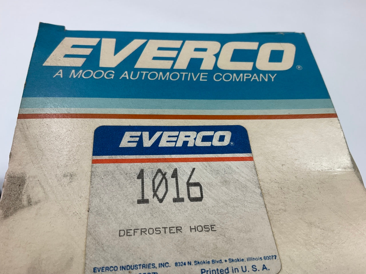 Everco 1016 Universal A/C Defroster Hose - 2-5/16'' X 3-11/16'' X 25-1/2'' Long