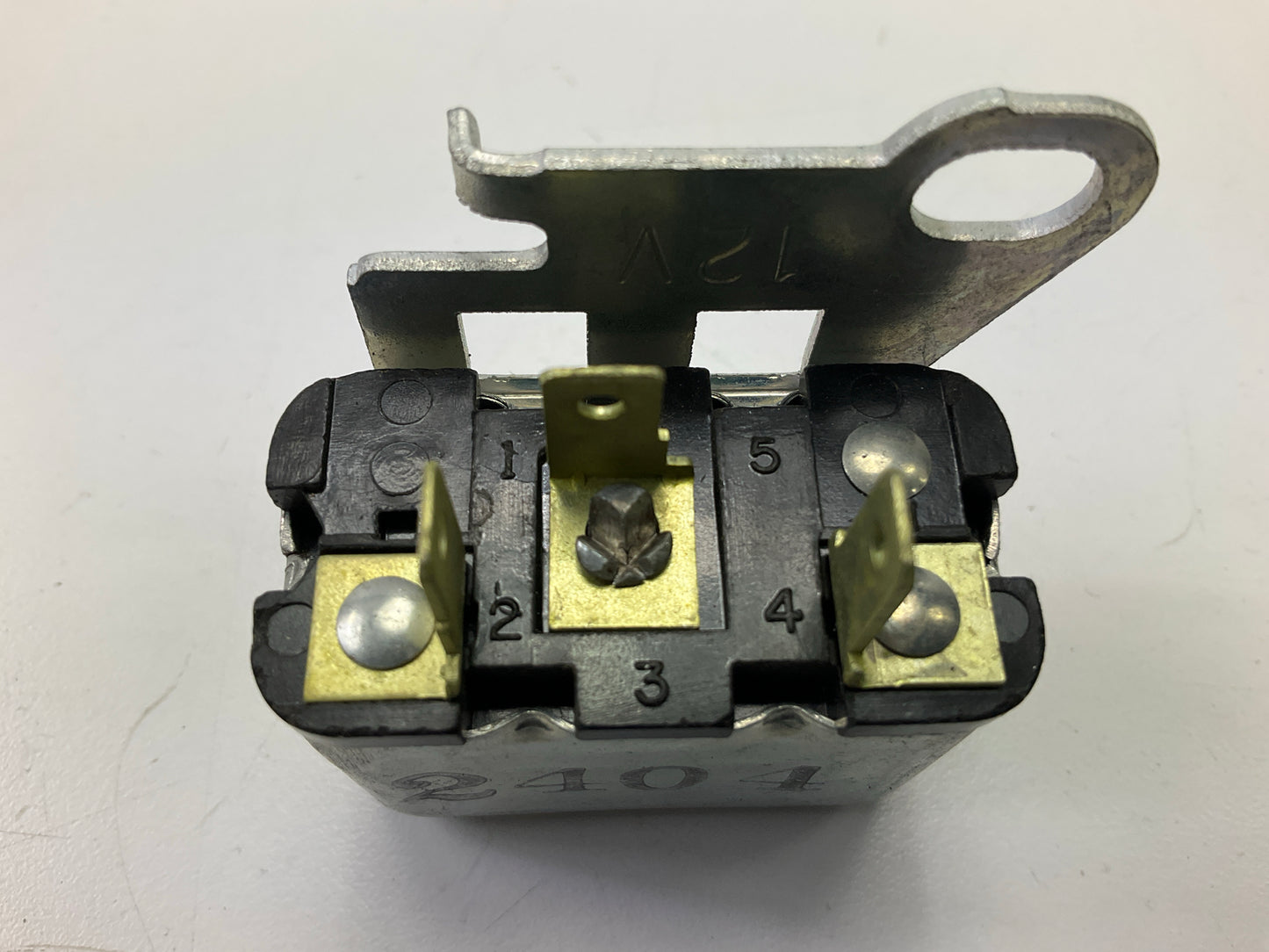 Everco 2404 1969-1970 Oldsmobile A/C Compressor Hold In Relay, Replaces 404398