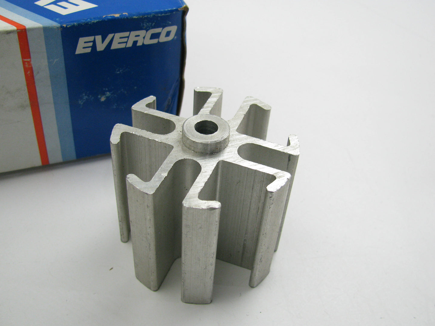 Everco A8656 Universal Rigid Fan Blade Mount - 2-1/4'' Thick For Ford