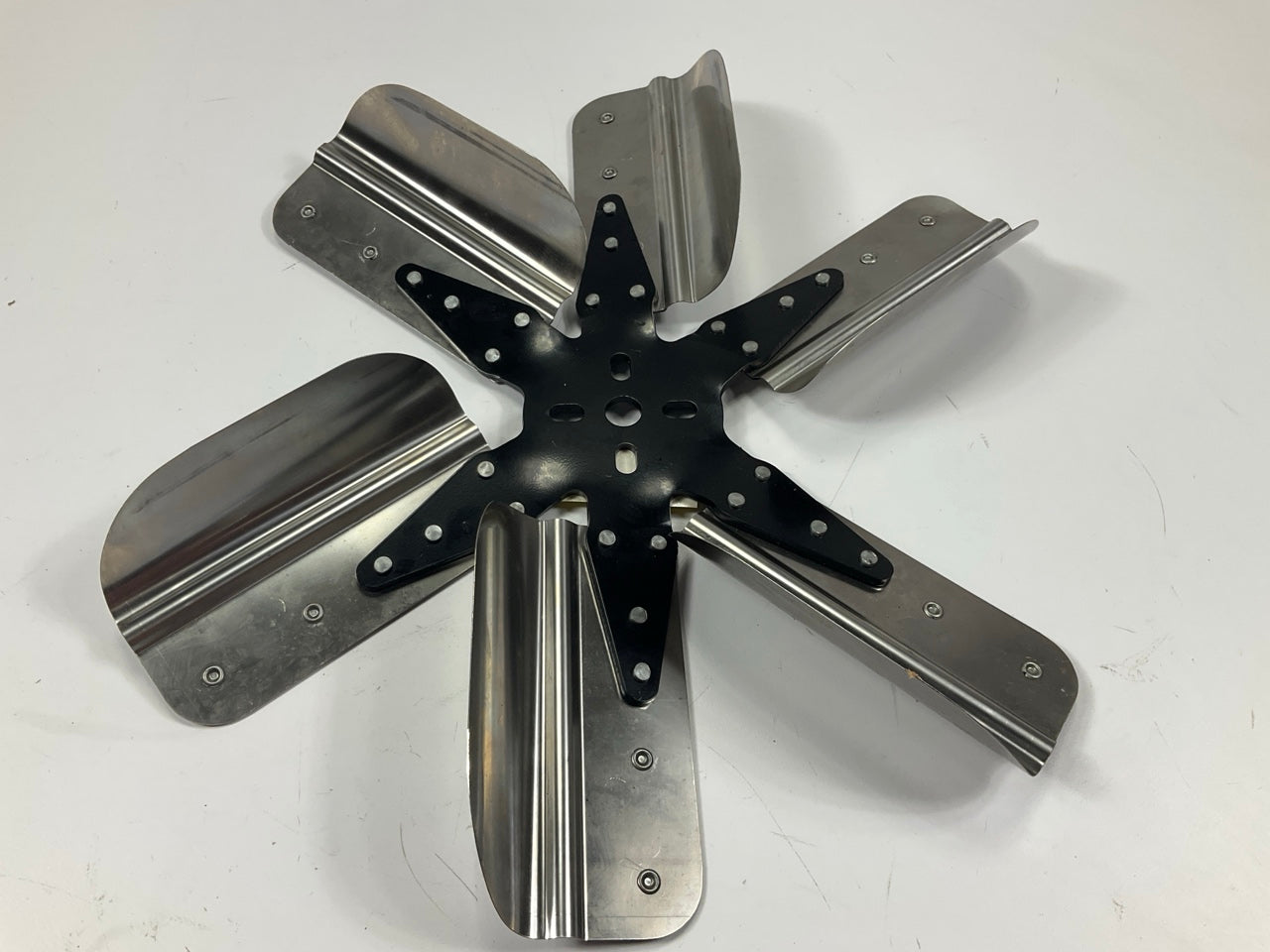 Everco A8980 17'' Universal Flexible Cooling  Fan Blade