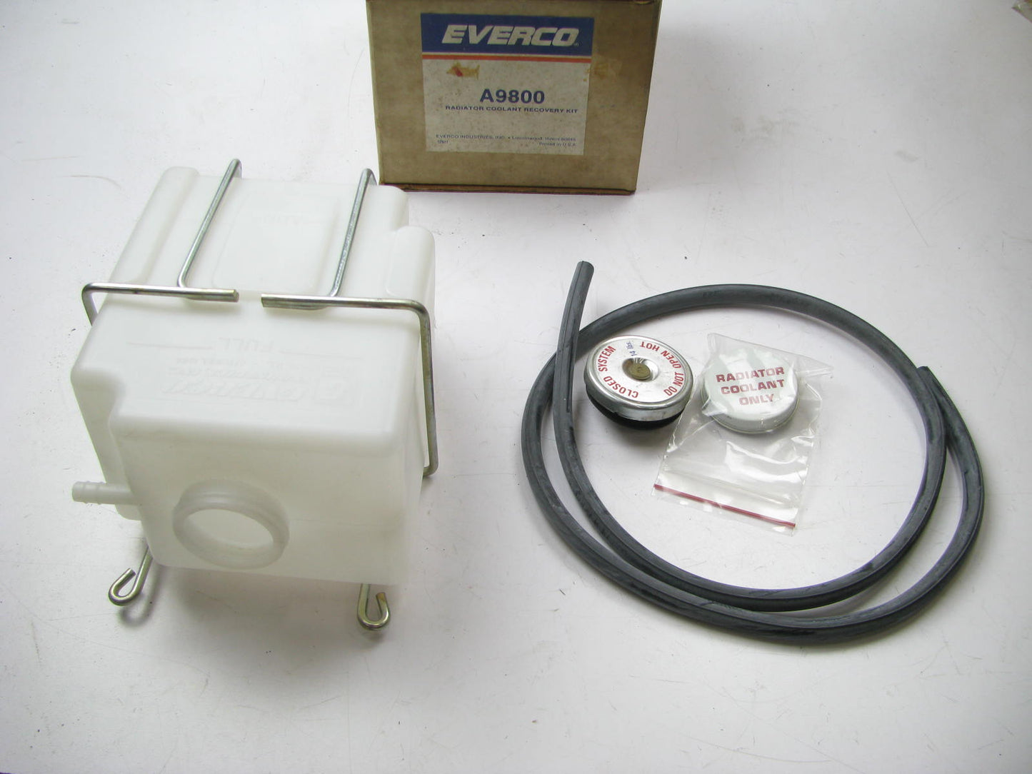 Everco A9800 Radiator Coolant Overflow Reservoir Bottle - UNIVERSAL - With Cap