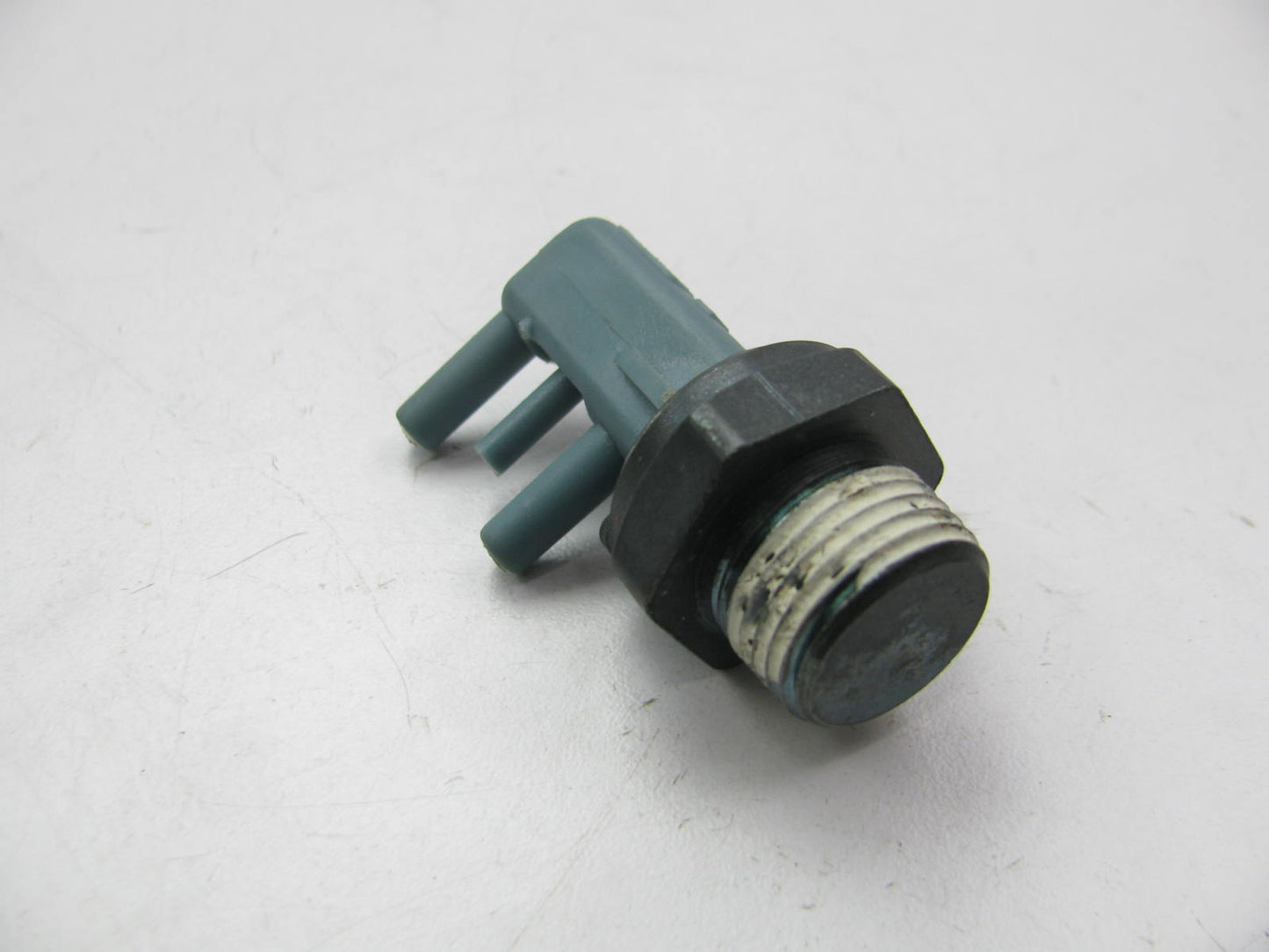 Everco H2954 Ported Vacuum Switch - Replaces 3870652  , 3837622,