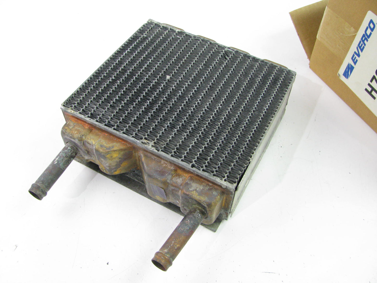 Everco H79400 Universal Auxiliary Heater Core - 6.5'' X 7.75'' X 2.5'' 5/8'' Ports