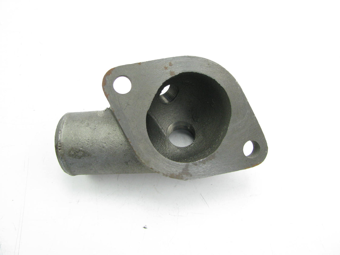Everco W2467 Engine Coolant Water Outlet Replaces: 84899 814899
