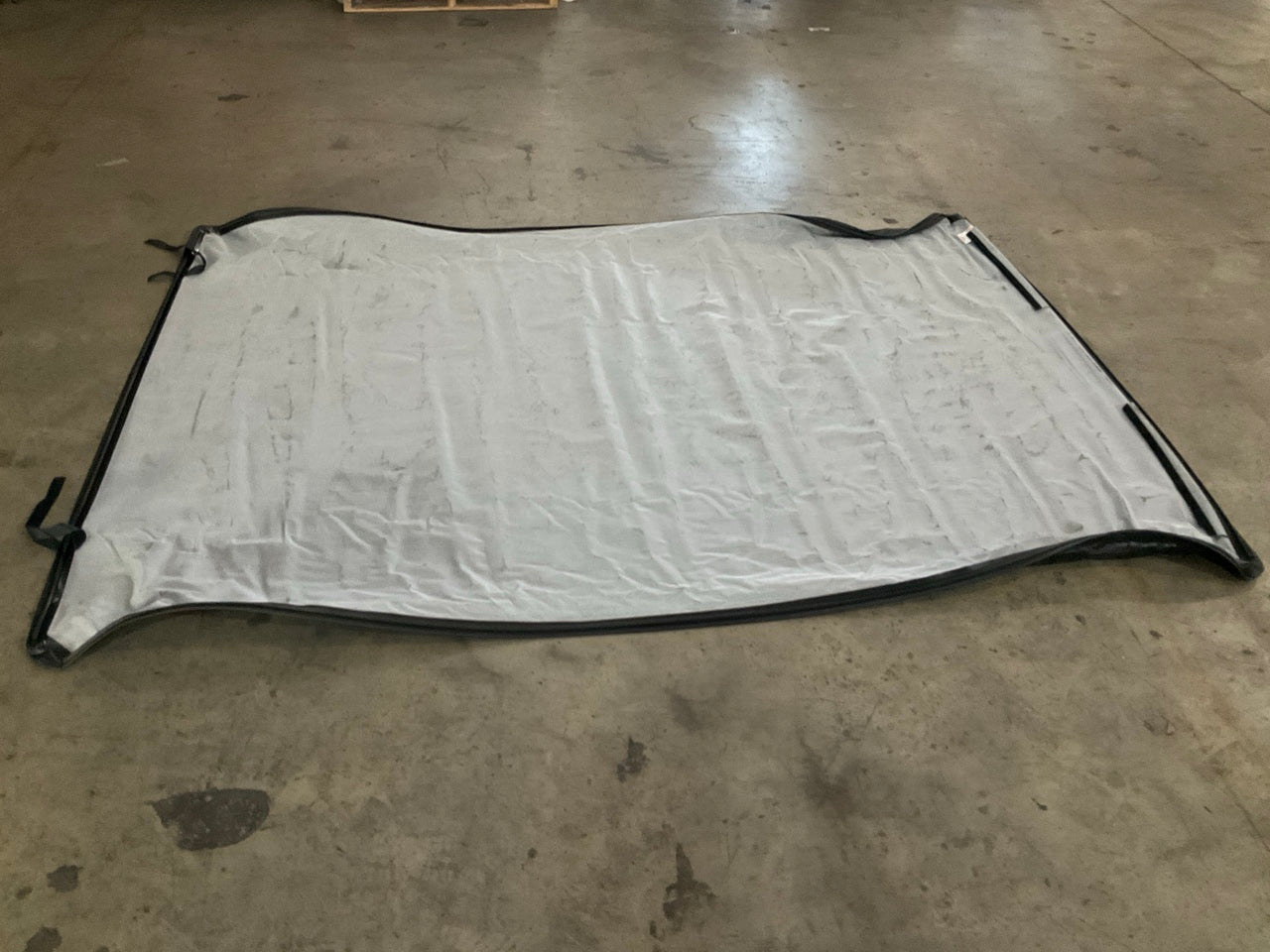 Extang 14945 Truck Bed Tonneau Cover - 1999-2006 Silverado Sierra Pickup 8' Bed