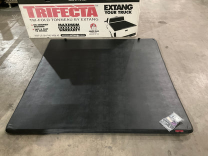 Extang 44461 Trifecta Soft Folding Tonneau Cover - 2014-17 Tundra 5.5' Short Bed