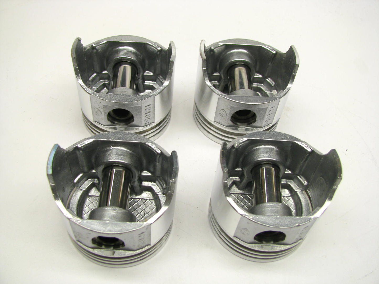 (4) Federal Mogul 12185P Engine Pistons - STD Size - for Suzuki F8A 0.8L 797cc