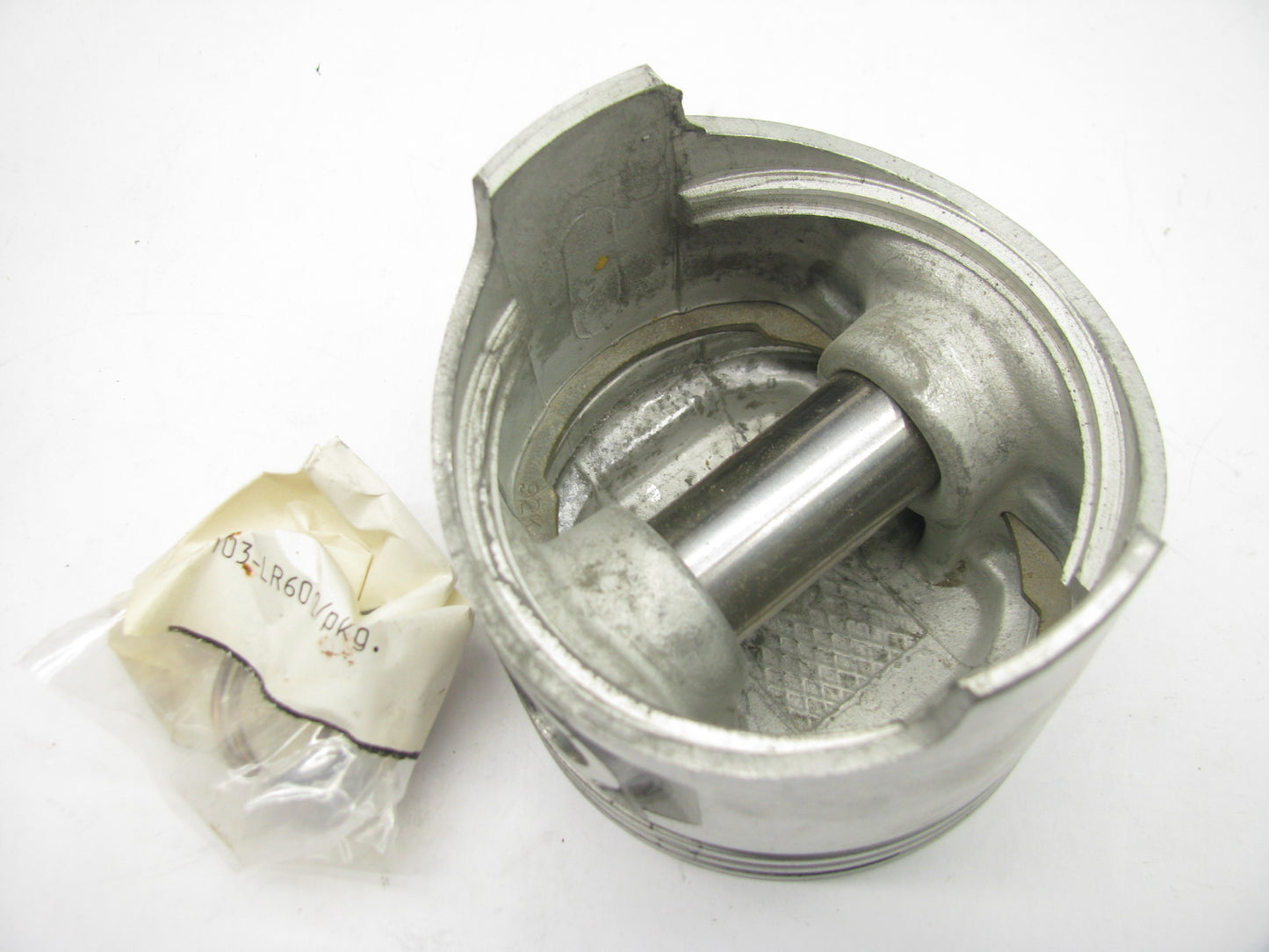 Federal Mogul 2570P Engine Piston - Standard For Onan CCK CCKA CCKB VB 16-20 HP