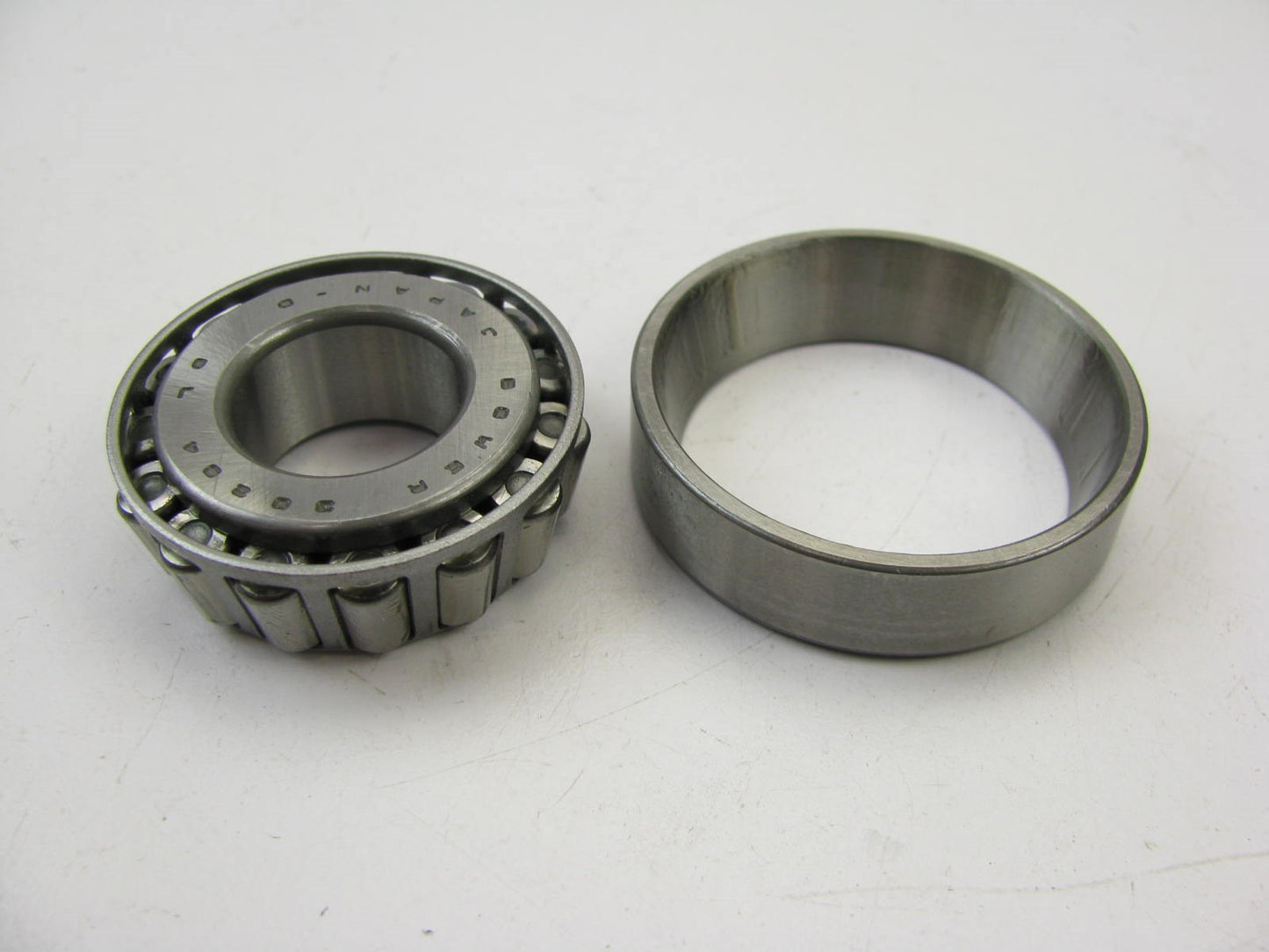 Federal Mogul 30204 Wheel Bearing & Race Set - Front